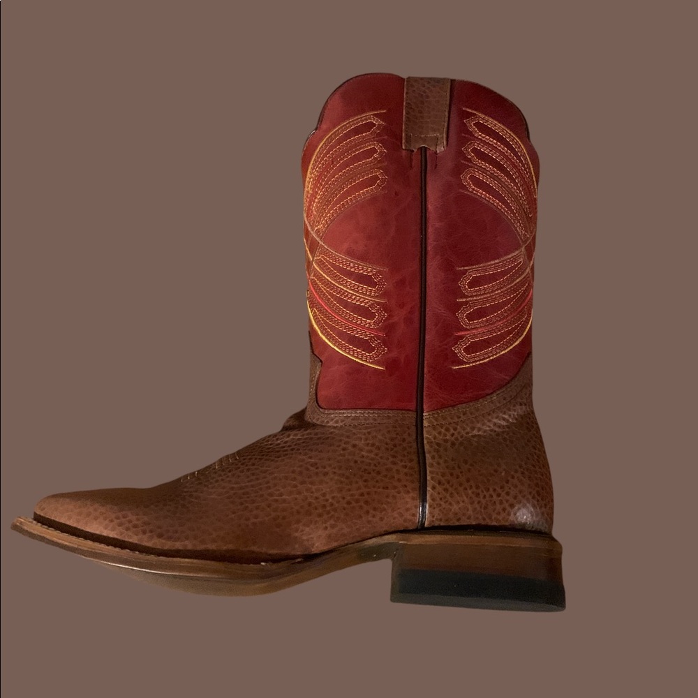 • 100% leather, leather soles, leather stacked heels, square toe, hand crafted